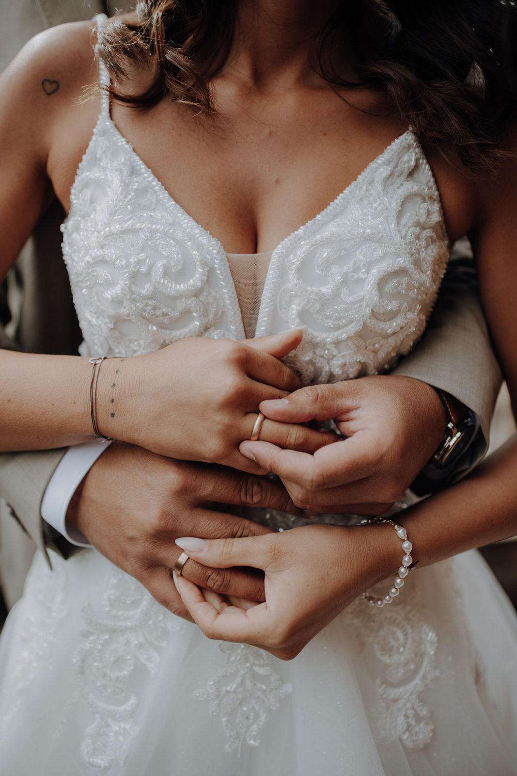 Hochzeitsfotografin in Klagenfurt für moderne, stilvolle und ungestellte Hochzeitsfotos