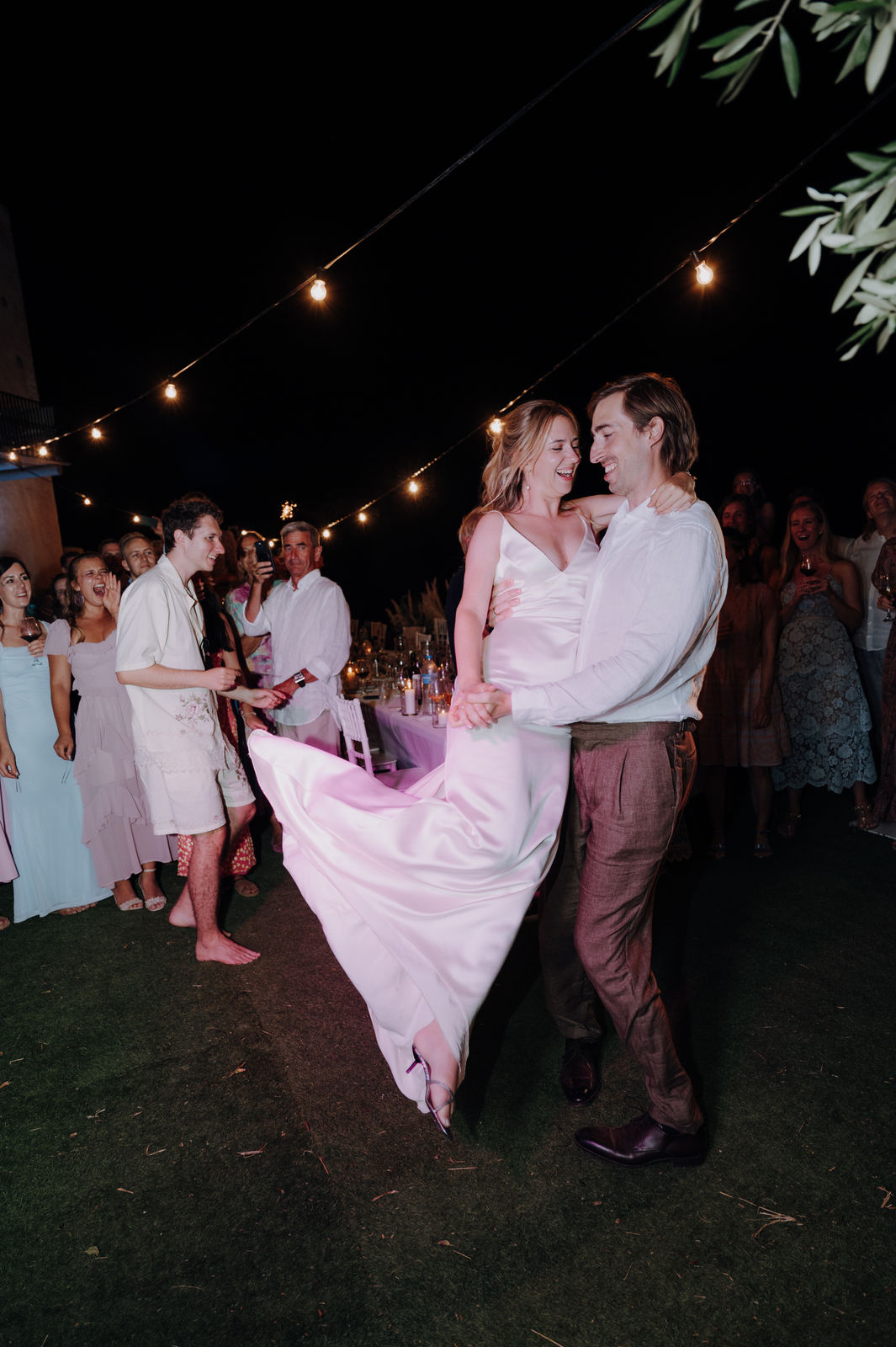 Hochzeitsfotografin in Klagenfurt für moderne, stilvolle und ungestellte Hochzeitsfotos