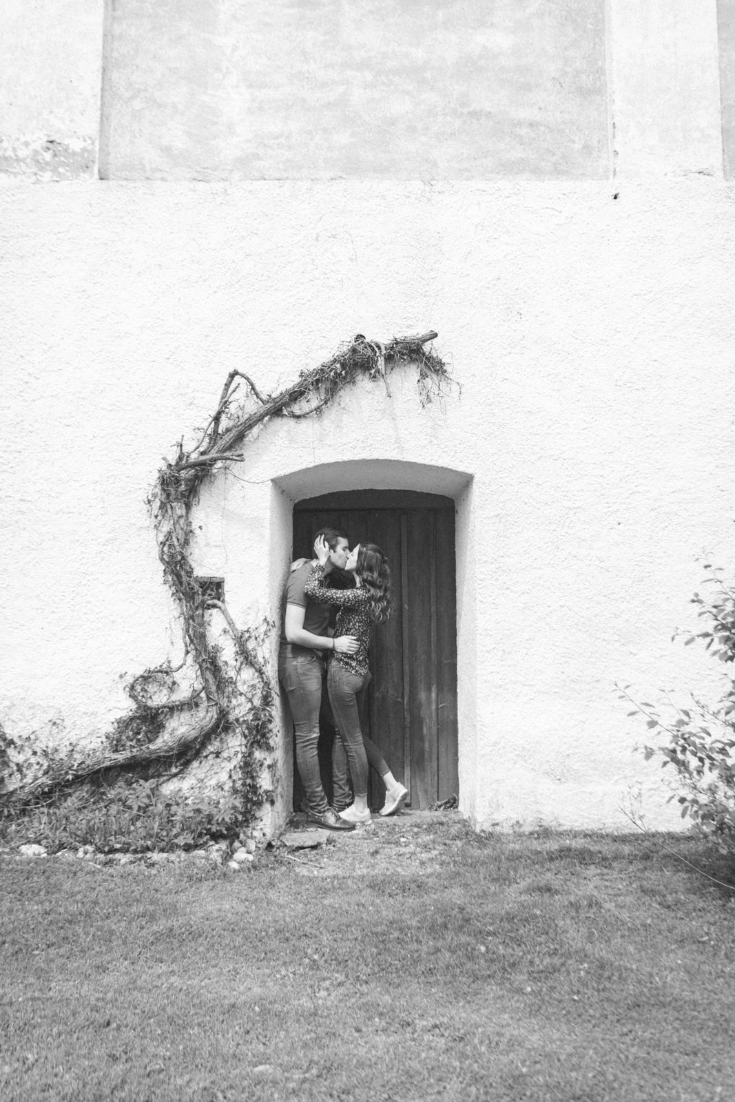 Verliebtes Paar beim Outdoor Shooting in Kärnten